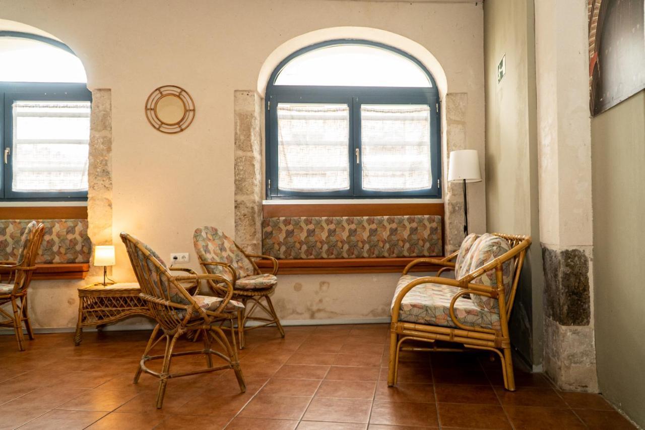 Albergue De Cuéllar المظهر الخارجي الصورة