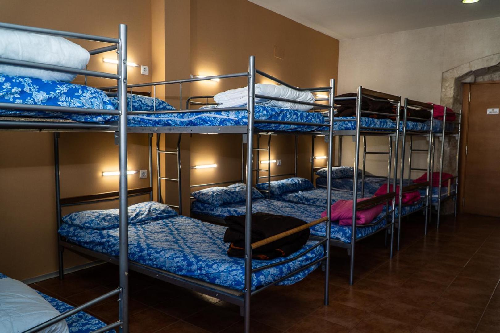 Albergue De Cuéllar الغرفة الصورة